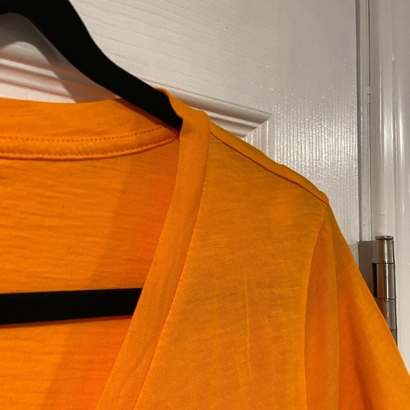 NWOT J. Crew Size L Orange Slub Cotton Tee Shirt V Neck Short Sleeve Lightweight - Picture 4 of 11